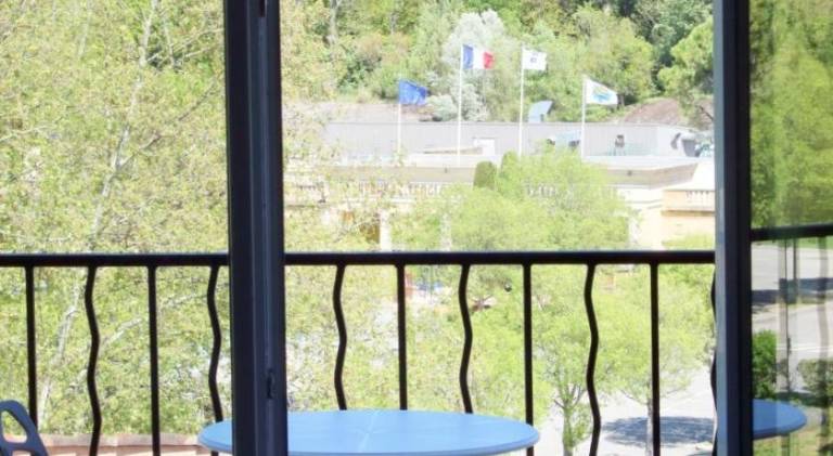 Wonderful serviced apartment with terrace & yard | Pets allowed — photo 4