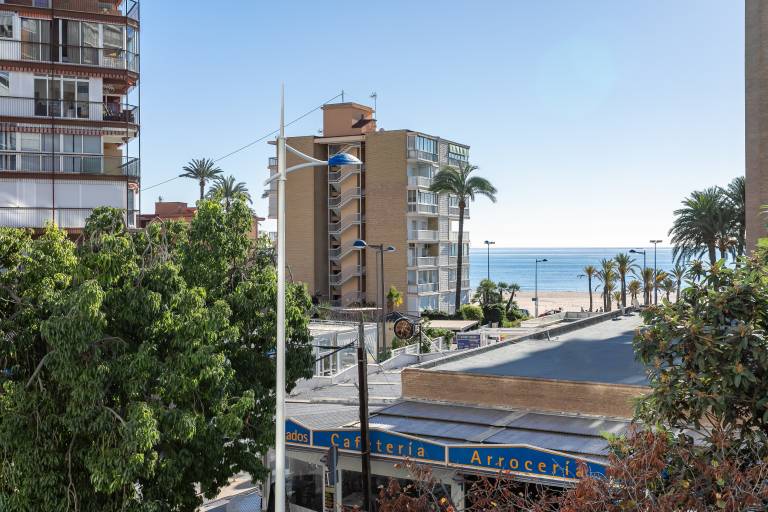 Fully equipped apartment with terrace & fast internet | Lake view | Beach nearby | Pets allowed — photo 3