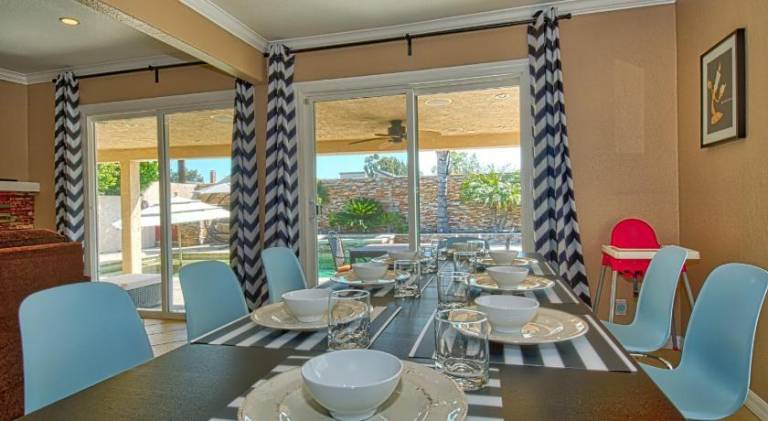Vacation home with private pool, jacuzzi & barbeque — photo 4