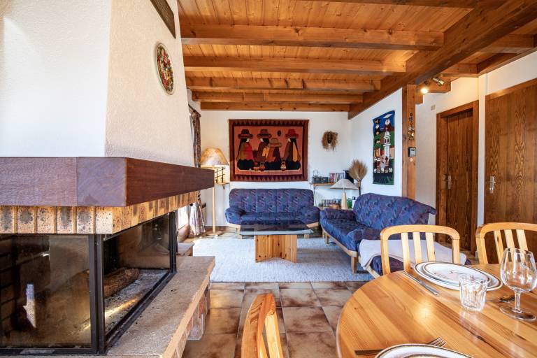 Chalet with BBQ, patio & garden — photo 3
