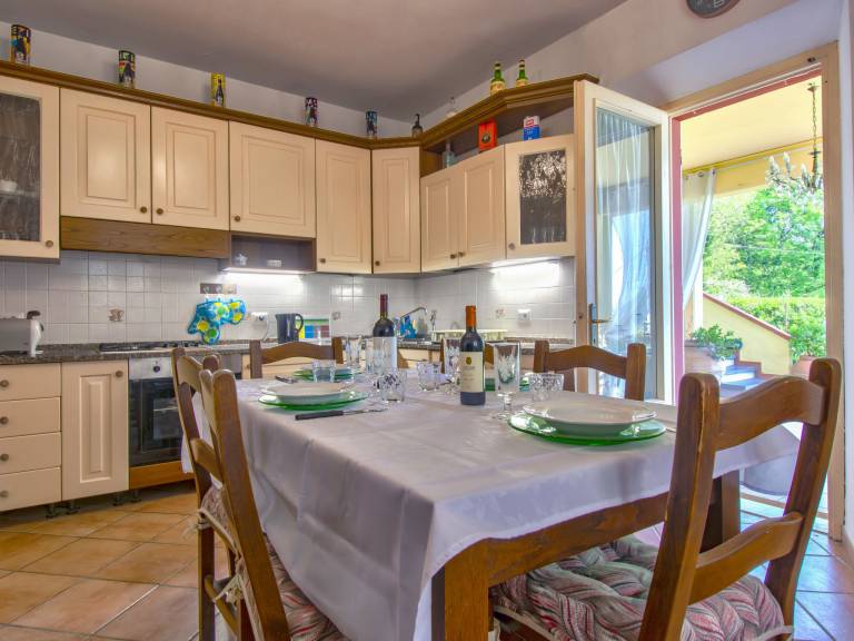 Fully equipped apartment with yard, terrace & barbecue | Pet-friendly — photo 4