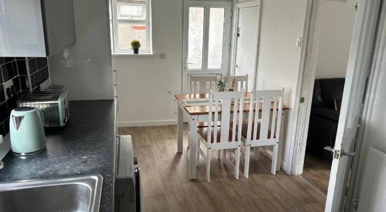 Rental apartment with 3 rooms for 6 persons — photo 4