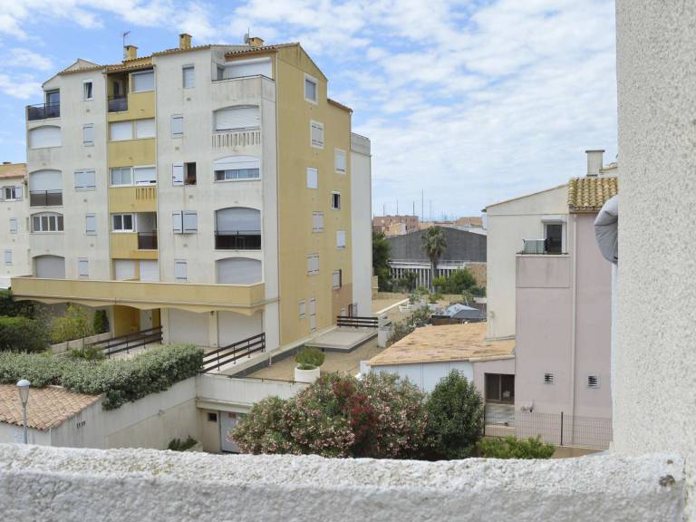 Studio with 1 room for 4 persons in Agde