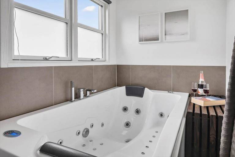 Vacation home with hot tub, terrace & yard — photo 4
