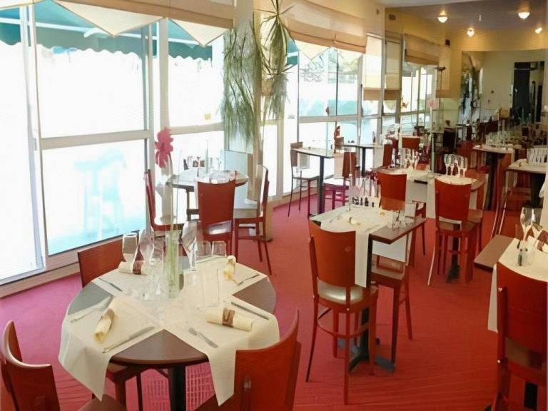 Brit Hotel Bordeaux Aeroport - Le Soretel — photo 2