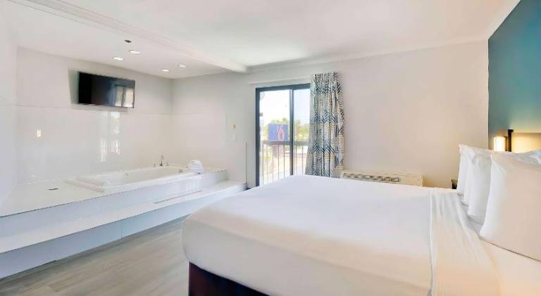Studio 6 Suites Lawndale, CA – South Bay — photo 2