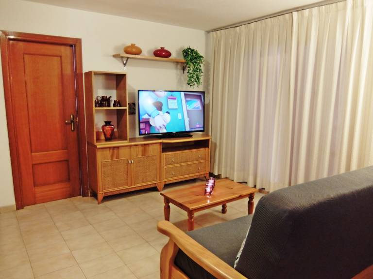 Lovely rental apartment with yard, patio & pool | Close to the beach | Pets allowed — photo 4