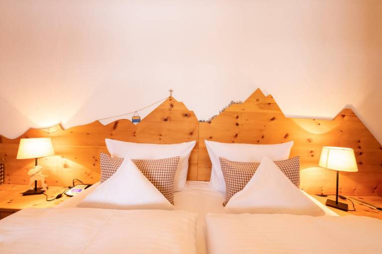 Luxurious holiday apartment "Alpenrose" at the foot of the Zugspitze — photo 2