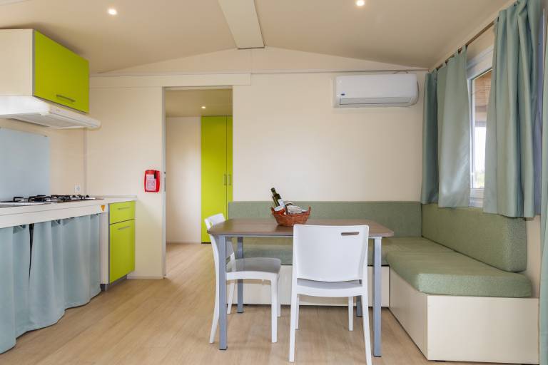 Bungalow 'Sole1' with Shared Pool, Private Terrace and Air Conditioning — photo 5