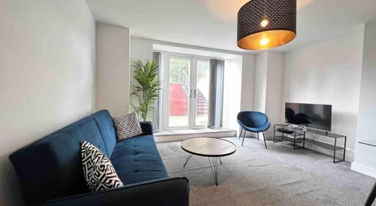 Apartment with 2 rooms for 6 persons in Salford