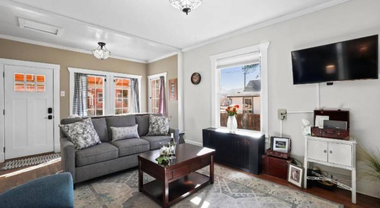 Vacation home with BBQ & heated pool in Colorado Springs, CO