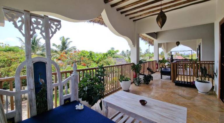 Holiday apartment with terrace & yard — photo 3