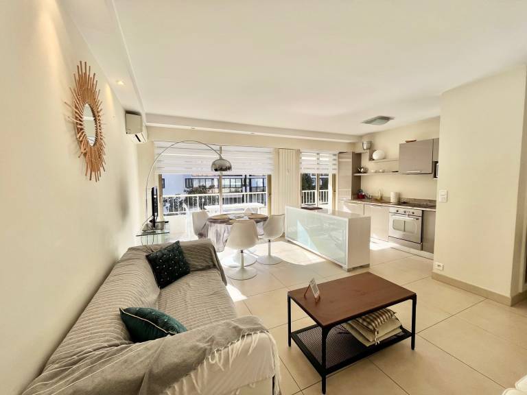 Fully equipped holiday apartment with yard & patio | Close to the beach | Pets allowed — photo 3