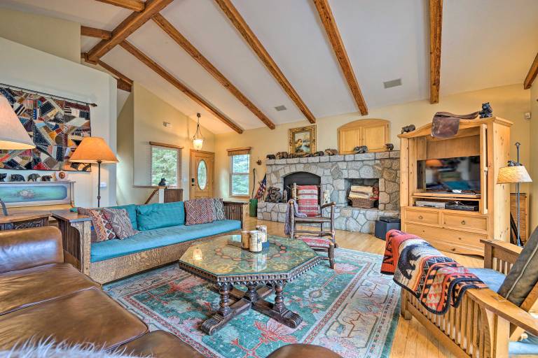 Wraparound Deck: Woodland Cabin in Lake Arrowhead — photo 5