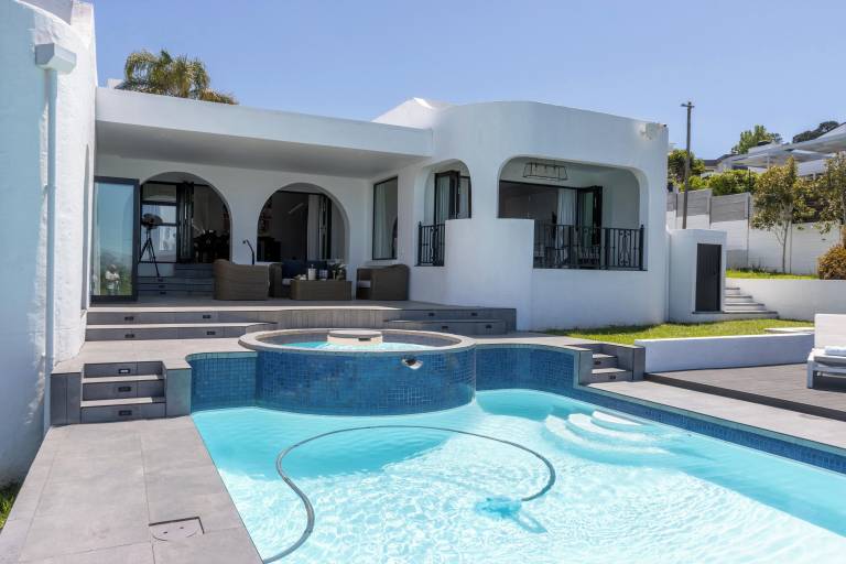 Villa Somerset West