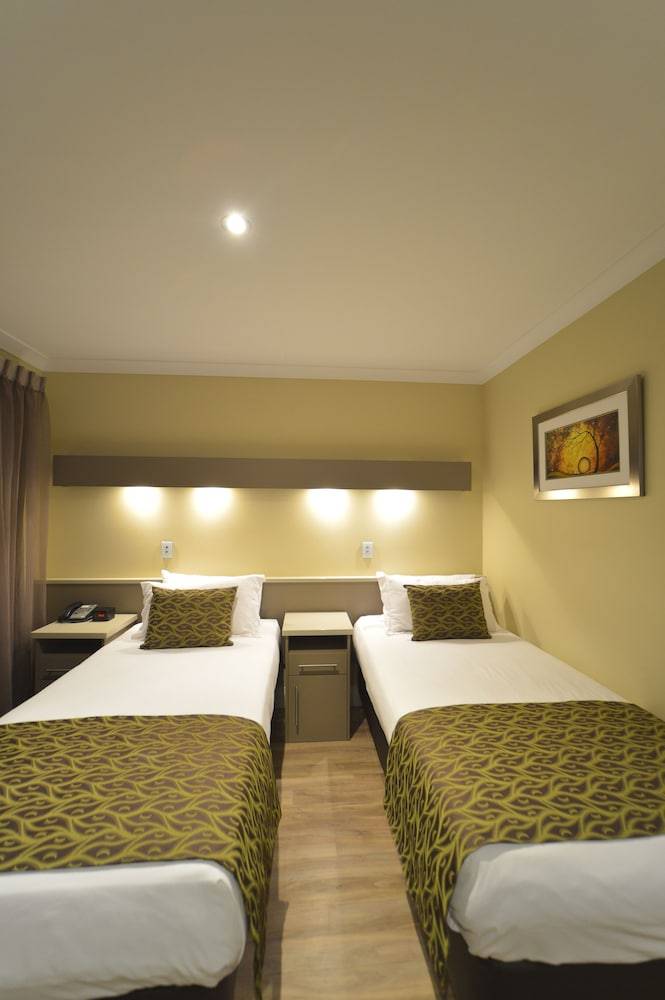 Motel  Bentley