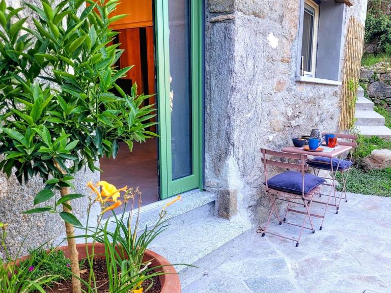 Children-friendly wonderful holiday apartment with garden & patio | Garden view | Dogs allowed — photo 4