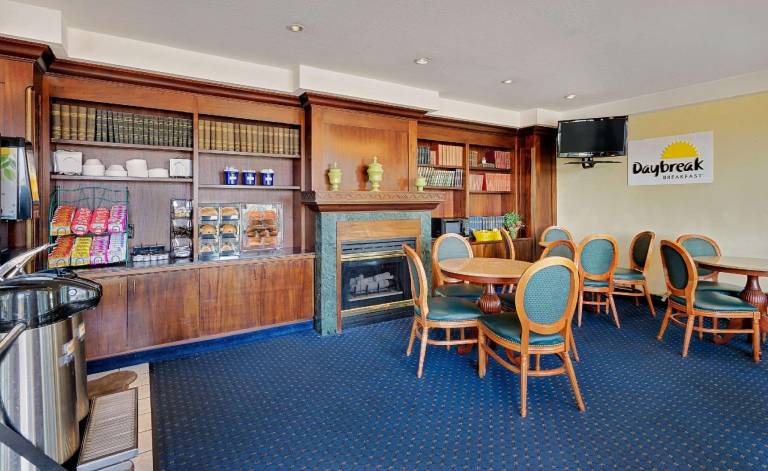 Days Inn by Wyndham Bar Harbor — photo 2