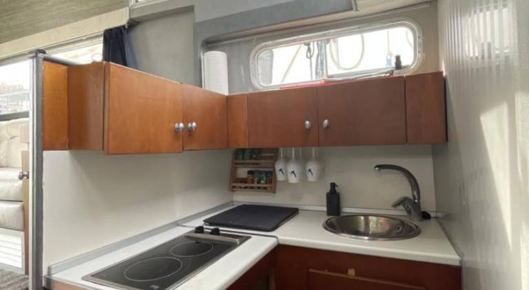 Boat with patio — photo 3