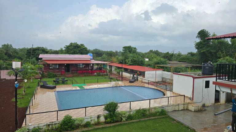 Villa with private pool, garden & BBQ | Dogs allowed in Nashik