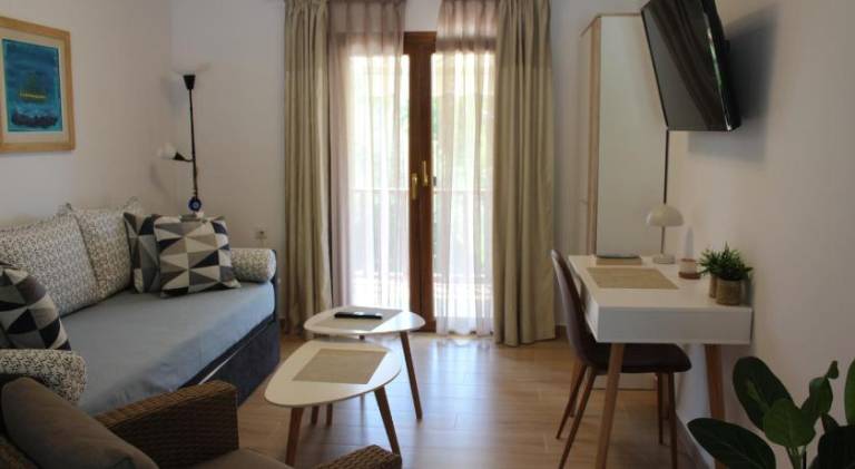 Serviced apartment with pool & terrace in Kas