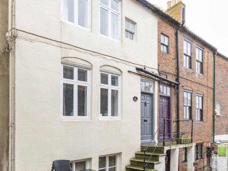 House with terrace — photo 5