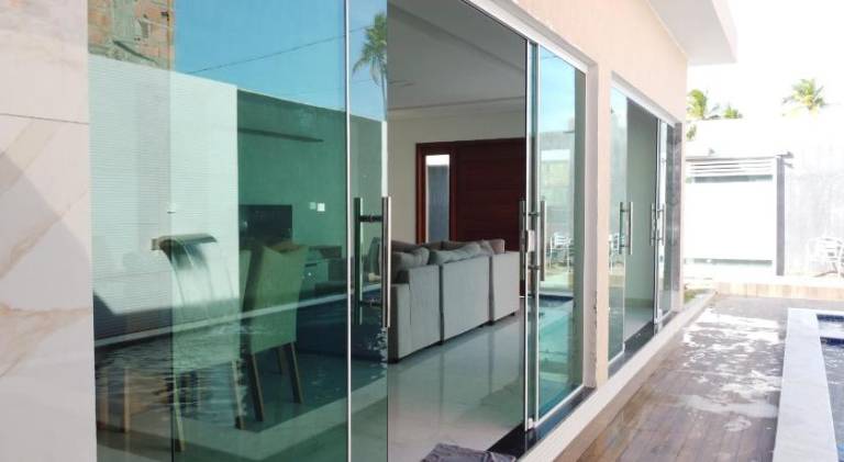 House with pool — photo 4