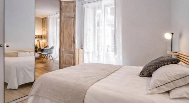 Rental apartment with 3 rooms for 5 persons in Lleida