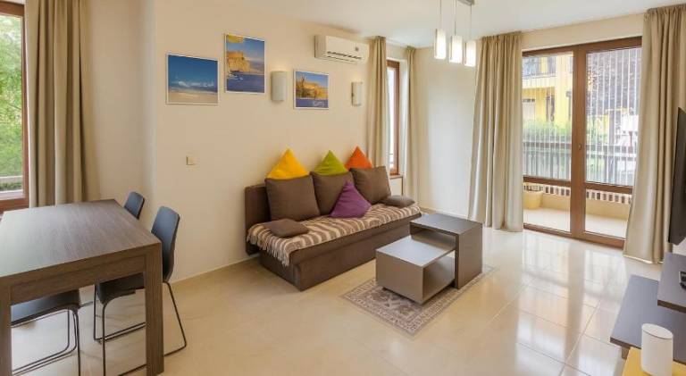 Rental apartment with pool in Sveti Vlas