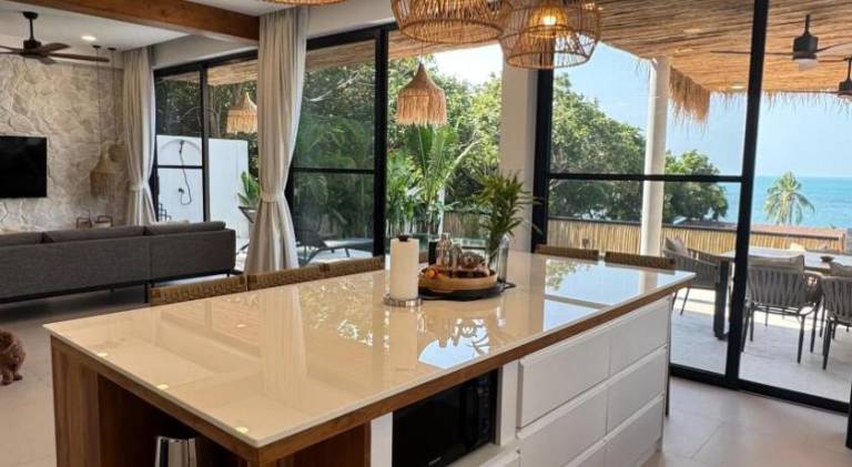 Villa with terrace & pool — photo 4