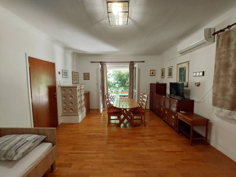 House Leticija rustica in Novalja