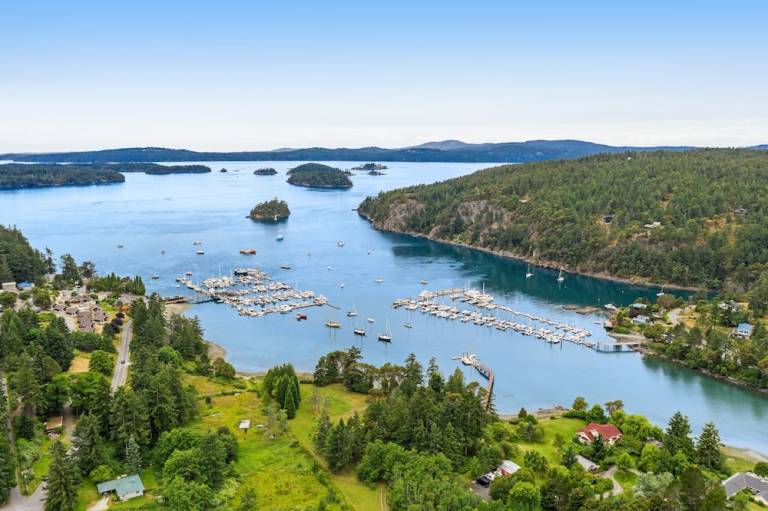Deer Harbor Inn