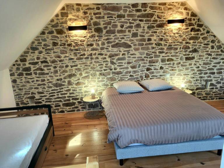 Holiday Home 'Petit Loft, Maison Bord De Mer' with Private Garden and Wi-Fi in Coutances