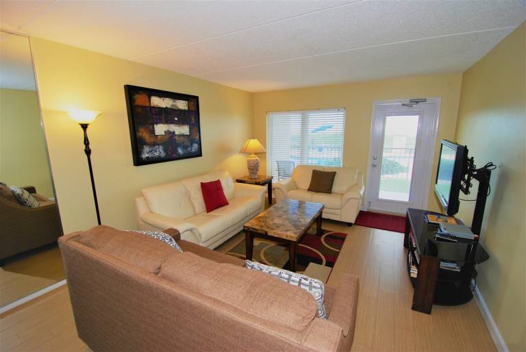 Child-friendly charming condo with private pool | Close to the beach | Pets are welcome — photo 2