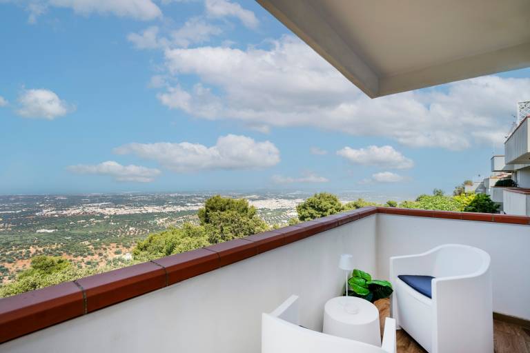 Family-oriented house with hot tub, terrace & heated pool | City view | Dogs allowed — photo 2