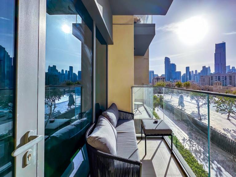 Vacation home with pool, terrace & yard | Close to Burj Khalifa — photo 5