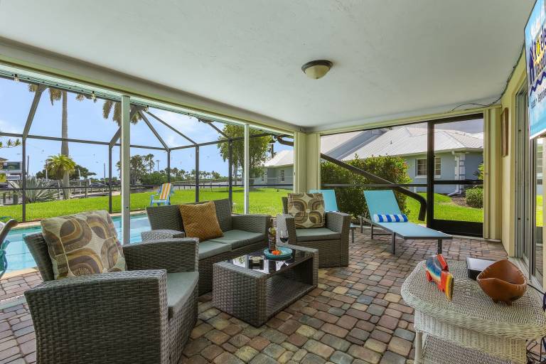 UTOPIA found! Stunning waterfront & Heated Saltwater Pool - Villa Shangri-La- Roelens Vacations — photo 5