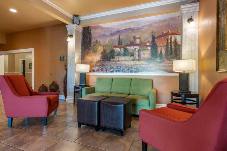 Comfort Inn & Suites Ukiah Mendocino County — photo 3