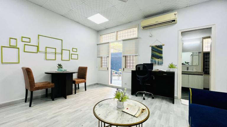 BluO 1BHK Galleria Market - BathTub, Patio, Gym TT — photo 3