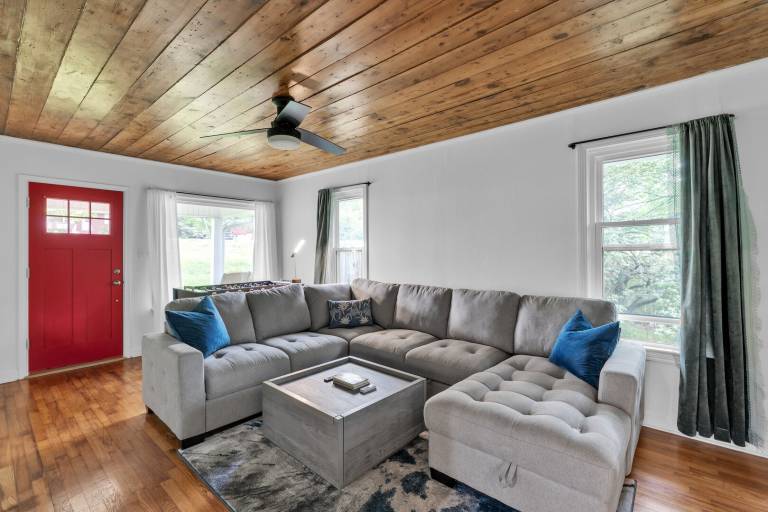 Clean Cozy Cottage — photo 3