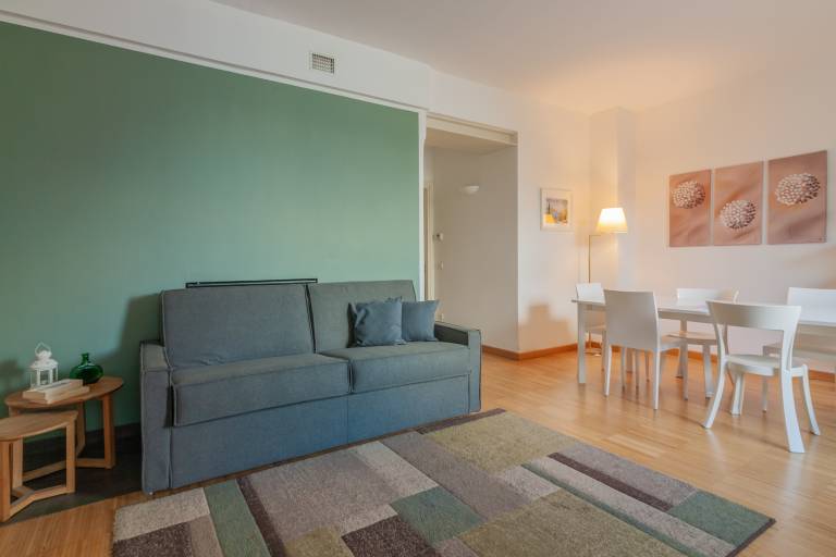 Rental apartment with yard — photo 3