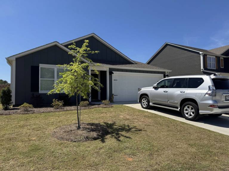 House with barbecue & yard — photo 3