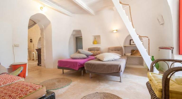 Villa with pool — photo 2