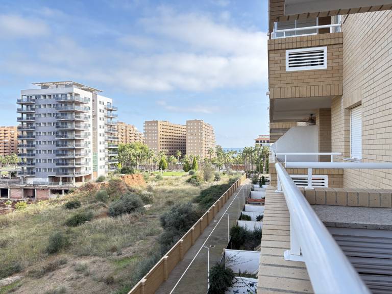 Rental apartment with patio & pool in Oropesa del Mar