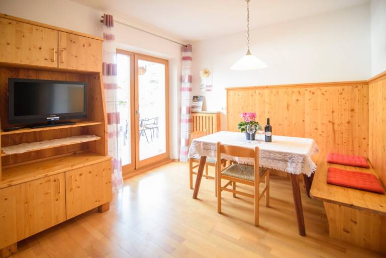 Holiday apartment with garden & patio | Mountain view — photo 5