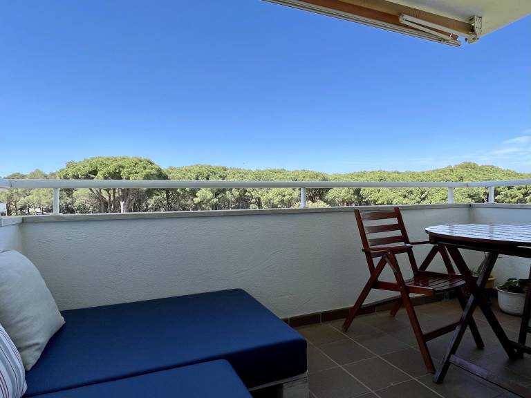 Fully equipped beautiful apartment with pool, patio & yard | Pets allowed — photo 3