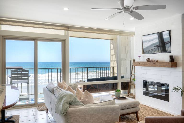 Oceanfront 2BR Private Patio Steps to Beach