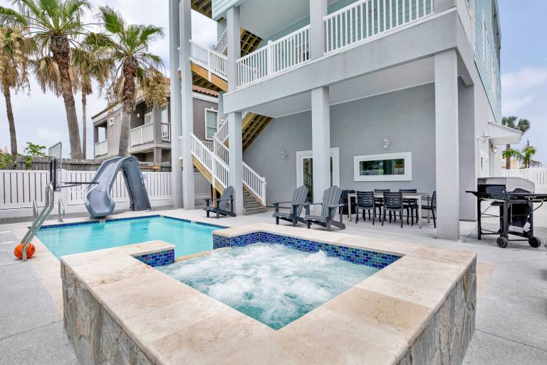 Vacation home with garden & private pool — photo 3
