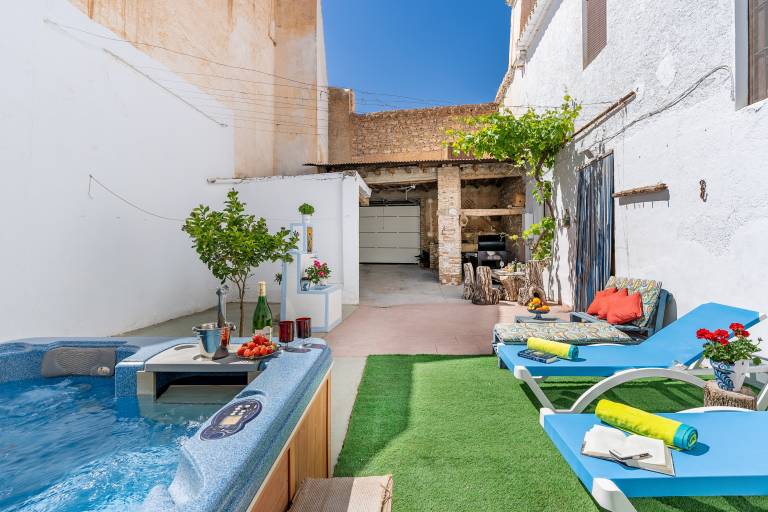Holiday Home 'Amelia y Juan de Dios' with Private Terrace, Wi-Fi and Air Conditioning — photo 4