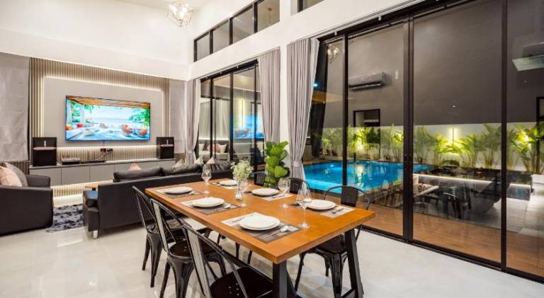 Villa with pool | Pets allowed — photo 2